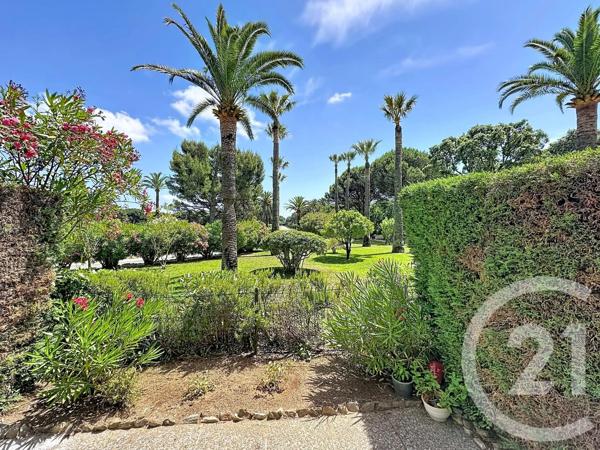 Appartement T3 à vendre  3 pièces - 57,83 m 2   CAVALAIRE SUR MER  - 83