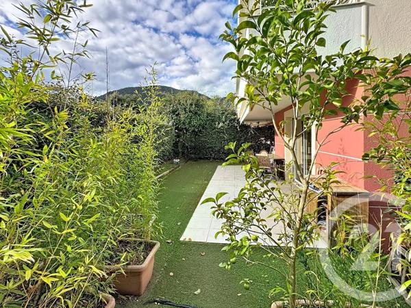 Appartement T3 à vendre  3 pièces - 57,83 m 2   CAVALAIRE SUR MER  - 83