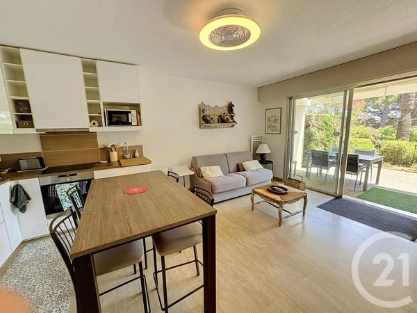 Appartement T3 à vendre  3 pièces - 57,83 m 2   CAVALAIRE SUR MER  - 83