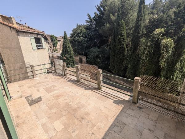 Maison de village avec terrasse et cave, 3 chambres