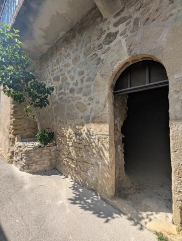 Maison de village avec terrasse et cave, 3 chambres