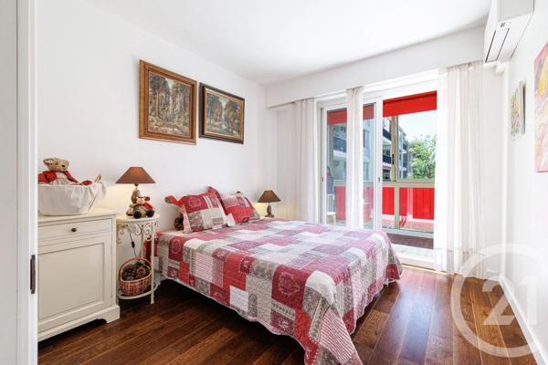 Appartement F4 à vendre  4 pièces - 94,74 m 2   NICE  - 06