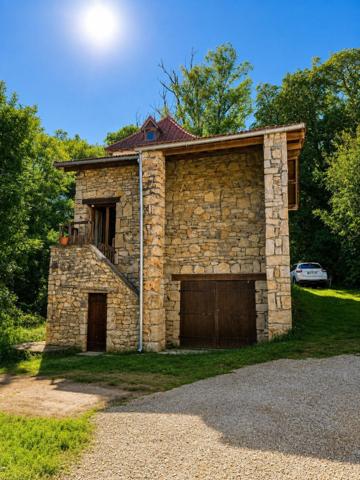 Ancien moulin à Caylus en partie rénové