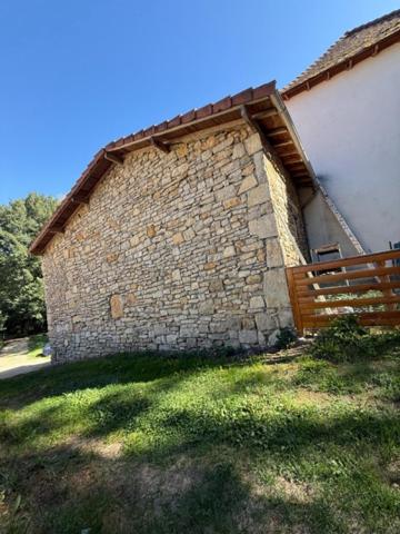 Ancien moulin à Caylus en partie rénové