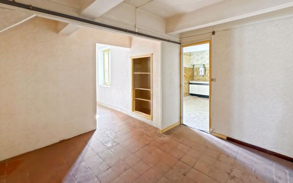Immeuble à vendre    2 pièces • 460 m2 Béziers