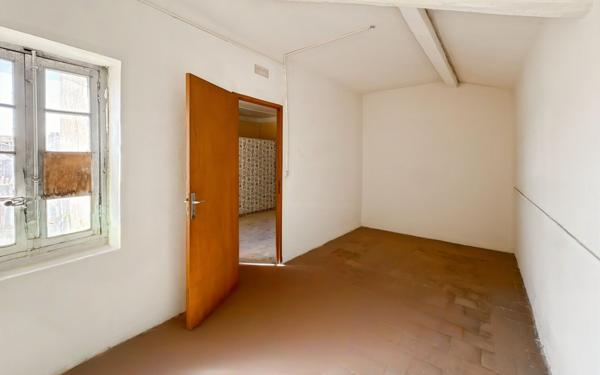 Immeuble à vendre    2 pièces • 460 m2 Béziers