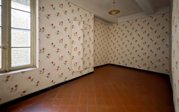Immeuble à vendre    2 pièces • 460 m2 Béziers