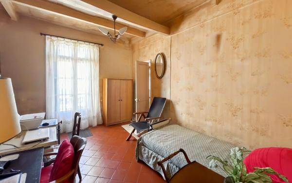 Immeuble à vendre    2 pièces • 460 m2 Béziers