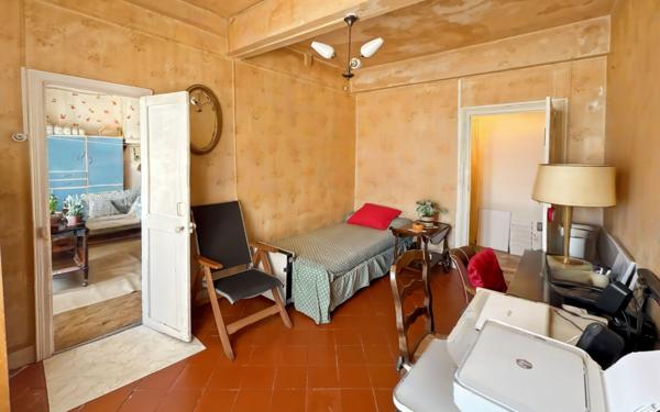 Immeuble à vendre    2 pièces • 460 m2 Béziers