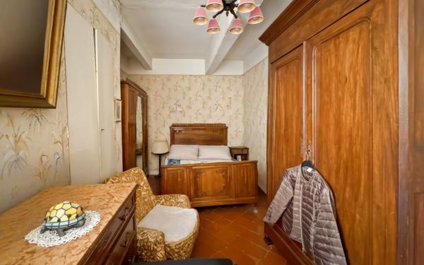 Immeuble à vendre    2 pièces • 460 m2 Béziers