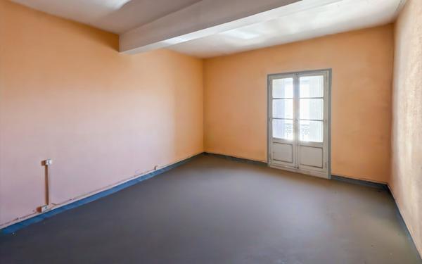 Immeuble à vendre    2 pièces • 460 m2 Béziers