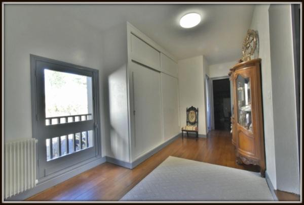 PROCHE MONT DE MARSAN ( 20 mn côté OUEST ) - MAGNIFIQUE VILLA LANDAISE de 266 m2 - 7 CHAMBRES