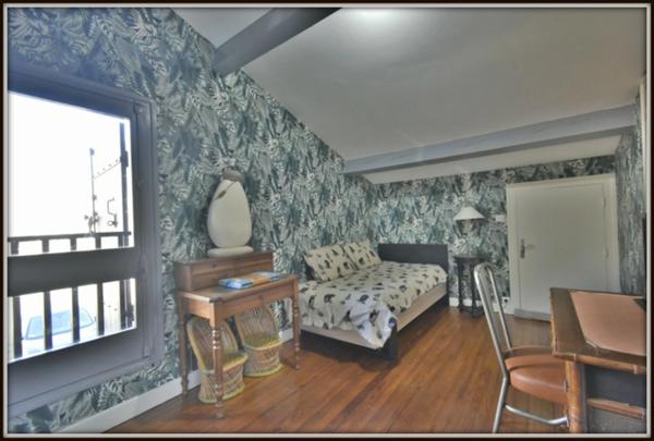 PROCHE MONT DE MARSAN ( 20 mn côté OUEST ) - MAGNIFIQUE VILLA LANDAISE de 266 m2 - 7 CHAMBRES