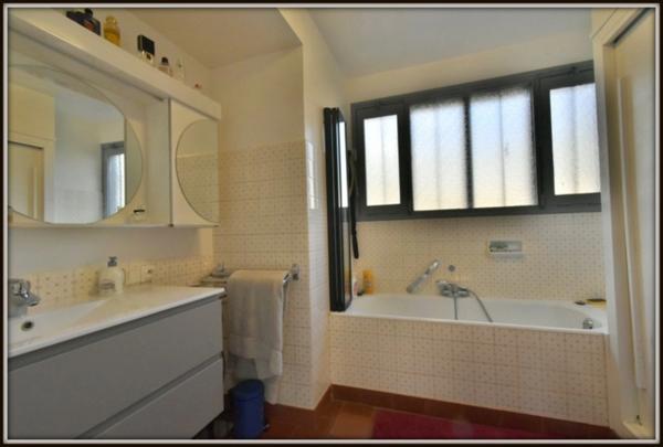 PROCHE MONT DE MARSAN ( 20 mn côté OUEST ) - MAGNIFIQUE VILLA LANDAISE de 266 m2 - 7 CHAMBRES