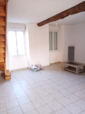 T3 avec jardin, box, cave, place de parking et fibre optique