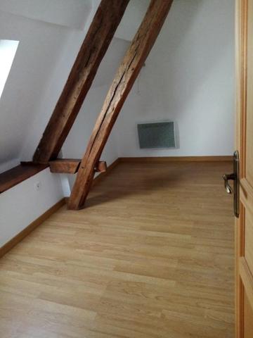 T3 avec jardin, box, cave, place de parking et fibre optique