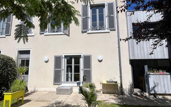 Maison à louer    5 pièces •  Caluire-et-Cuire