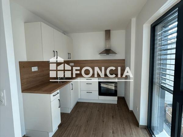 Location Appartement 3 pièces 61.7 m² - 9 RUE SERGENT RENE-MARIE RIVIERE Saint Etinne 42000