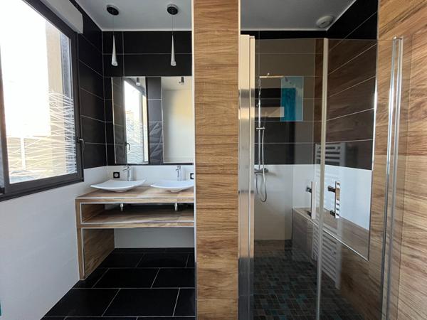 Concarneau appartement de 111 m² en hyper centre avec ascenseur terrasse et parking privé