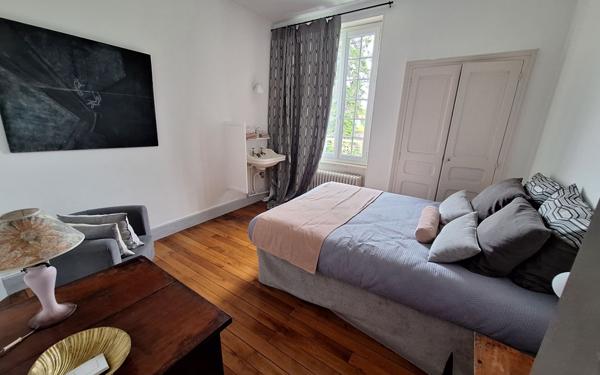 Maison à vendre    6 pièces • 142,09 m2 Néris-les-Bains