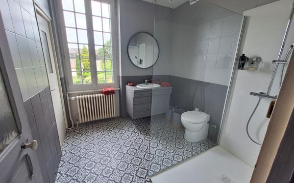 Maison à vendre    6 pièces • 142,09 m2 Néris-les-Bains