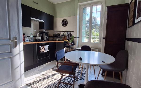 Maison à vendre    6 pièces • 142,09 m2 Néris-les-Bains