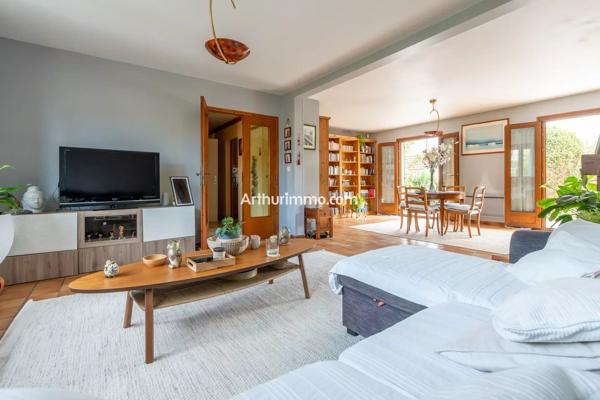 Vente                                                      Maison
                        
                     5 pièces                      120 m2                     à Sucy-en-Brie