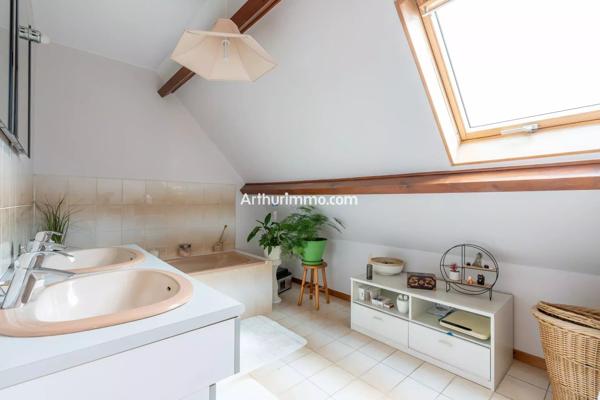 Vente                                                      Maison
                        
                     5 pièces                      120 m2                     à Sucy-en-Brie