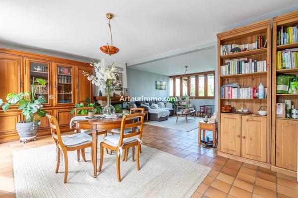 Vente                                                      Maison
                        
                     5 pièces                      120 m2                     à Sucy-en-Brie