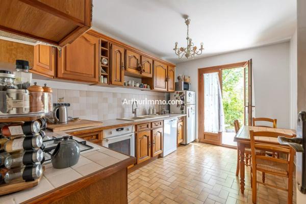 Vente                                                      Maison
                        
                     5 pièces                      120 m2                     à Sucy-en-Brie
