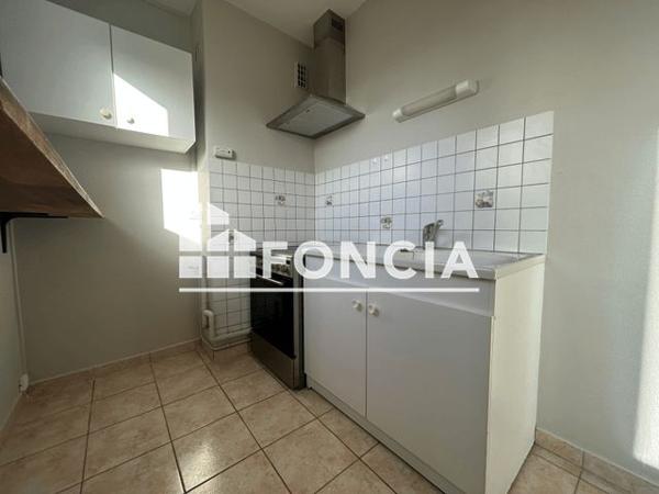 Location Appartement 2 pièces 36.12 m² - 15-21 RUE DU DOCTEUR CALMETTE La Rochelle 17000
