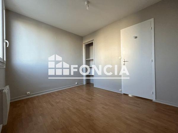 Location Appartement 2 pièces 36.12 m² - 15-21 RUE DU DOCTEUR CALMETTE La Rochelle 17000