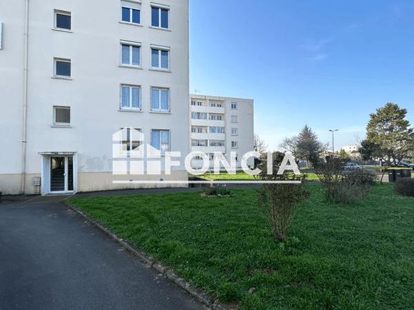 Location Appartement 2 pièces 36.12 m² - 15-21 RUE DU DOCTEUR CALMETTE La Rochelle 17000