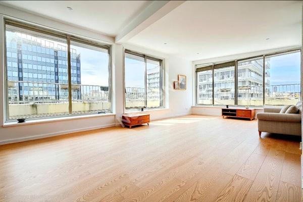 Puteaux : Dernier étage Terrasse, Appartement 3 /4 Pièces de 94 m² avec cave et Parking