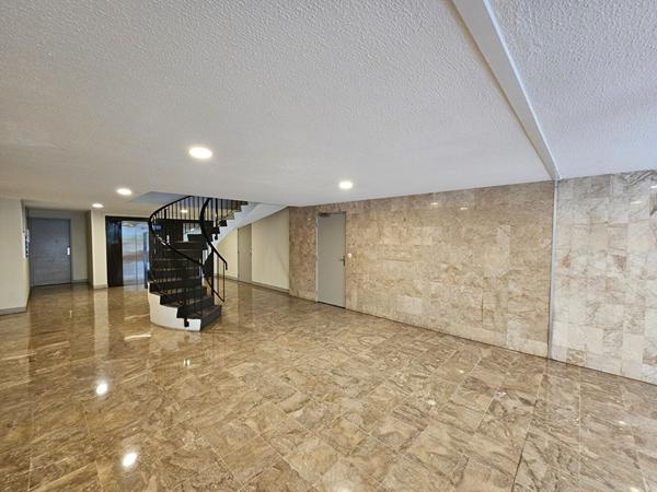 Puteaux : Dernier étage Terrasse, Appartement 3 /4 Pièces de 94 m² avec cave et Parking