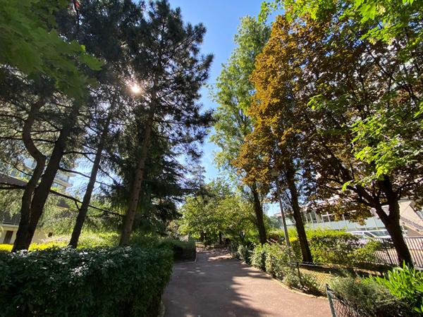 Puteaux : Dernier étage Terrasse, Appartement 3 /4 Pièces de 94 m² avec cave et Parking