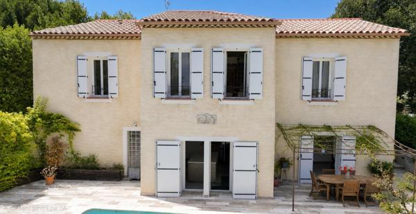 BASTIDE  Rénovée - 190 m²  4 Chambres - terrain clos et arboré de 600 m² avec belle Piscine 