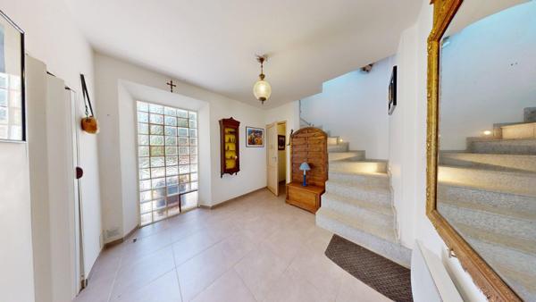 BASTIDE  Rénovée - 190 m²  4 Chambres - terrain clos et arboré de 600 m² avec belle Piscine 