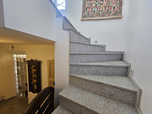 BASTIDE  Rénovée - 190 m²  4 Chambres - terrain clos et arboré de 600 m² avec belle Piscine 