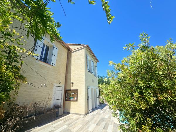 BASTIDE  Rénovée - 190 m²  4 Chambres - terrain clos et arboré de 600 m² avec belle Piscine 