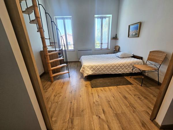 BASTIDE  Rénovée - 190 m²  4 Chambres - terrain clos et arboré de 600 m² avec belle Piscine 