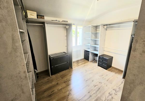 BASTIDE  Rénovée - 190 m²  4 Chambres - terrain clos et arboré de 600 m² avec belle Piscine 