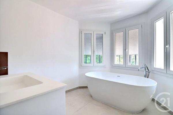 Appartement T4 à vendre  4 pièces - 103,20 m2 ST AYGULF - 83