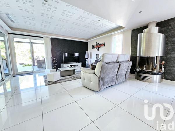 Maison 7 pièces de 190 m² à Corneilla-la-Rivière (66550)