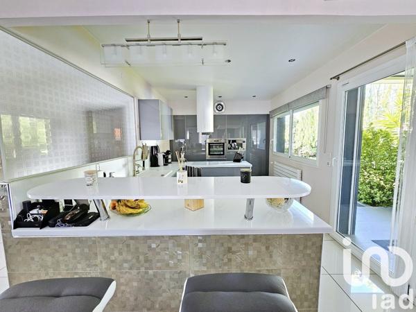 Maison 7 pièces de 190 m² à Corneilla-la-Rivière (66550)