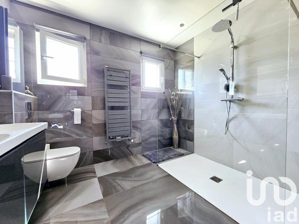 Maison 7 pièces de 190 m² à Corneilla-la-Rivière (66550)