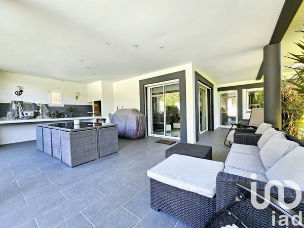 Maison 7 pièces de 190 m² à Corneilla-la-Rivière (66550)