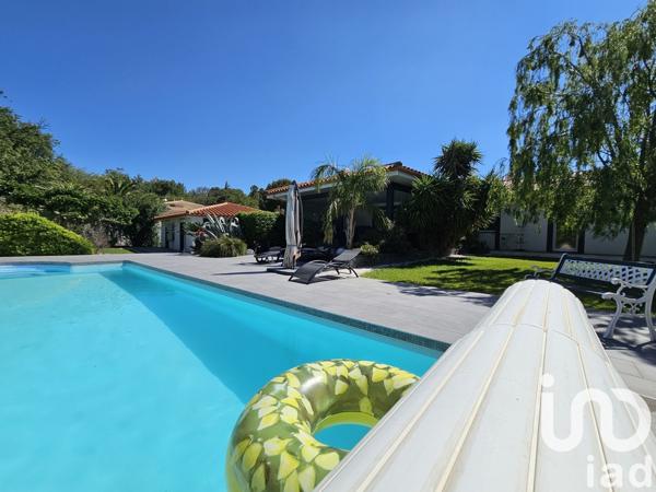 Maison 7 pièces de 190 m² à Corneilla-la-Rivière (66550)