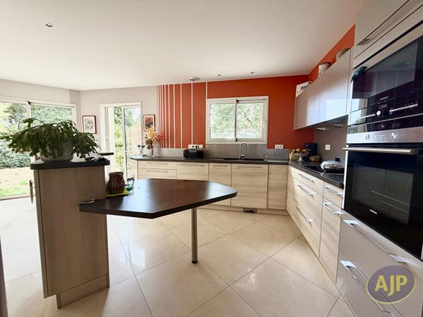 Maison à vendre Sautron - 5 pièces, 106m² avec 3 chambre(s) à 499 000€ - AJP Immobilier Sautron
