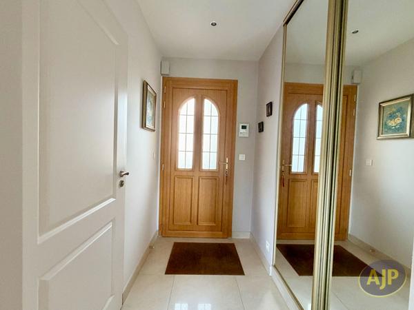 Maison à vendre Sautron - 5 pièces, 106m² avec 3 chambre(s) à 499 000€ - AJP Immobilier Sautron